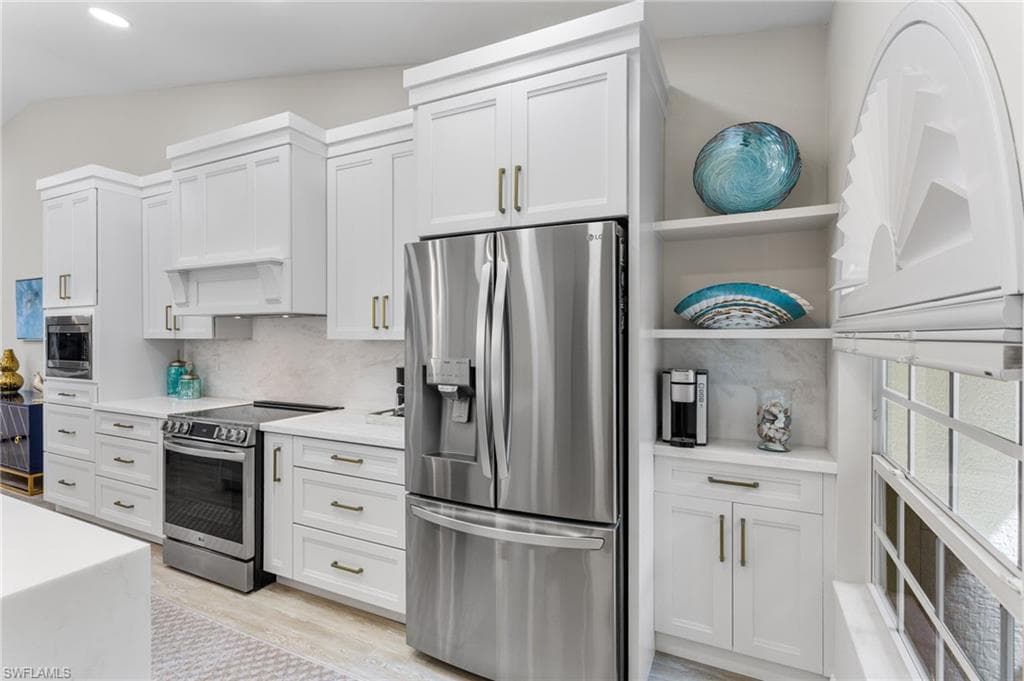 754 Wiggins Bay 14l Dr, Naples, FL 34110-6