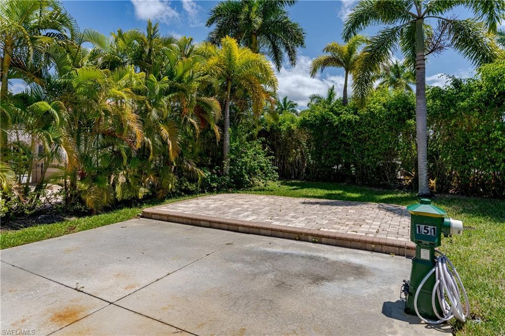 13430 Ladyfish Ln, Naples, FL 34114-9