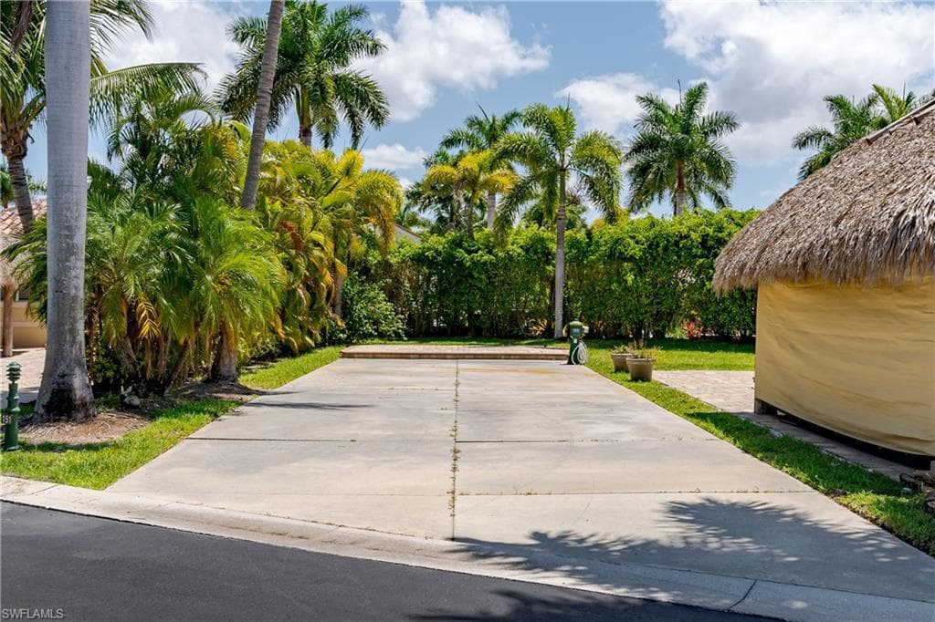 13430 Ladyfish Ln, Naples, FL 34114-14