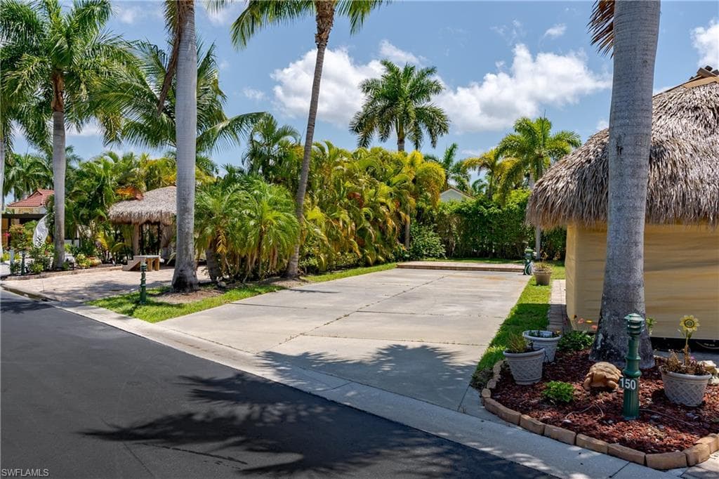 13430 Ladyfish Ln, Naples, FL 34114-17