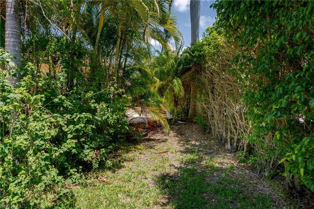 13430 Ladyfish Ln, Naples, FL 34114-4