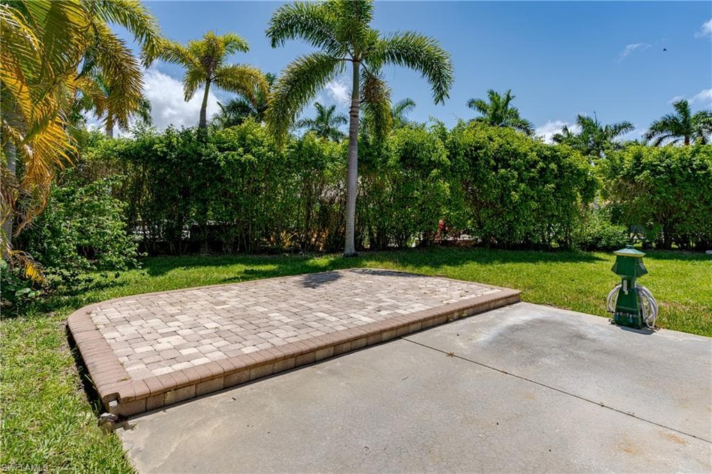 13430 Ladyfish Ln, Naples, FL 34114-5