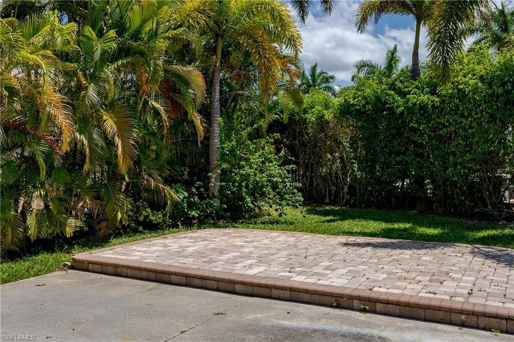 13430 Ladyfish Ln, Naples, FL 34114-6