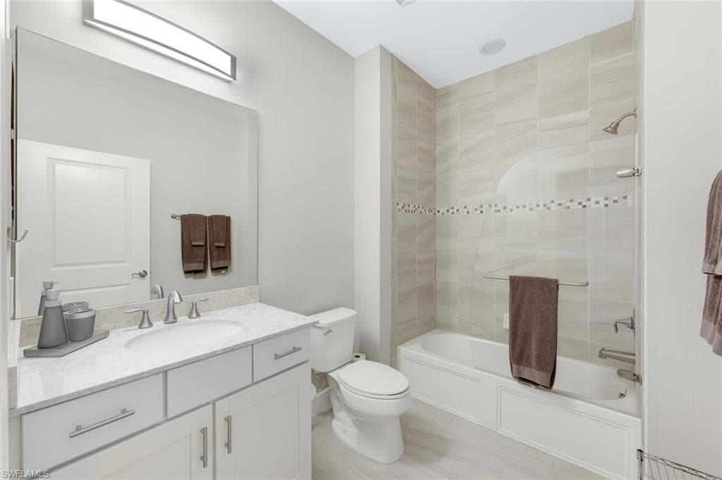 2185 Frangipani Cir 202, Naples, FL 34120-21