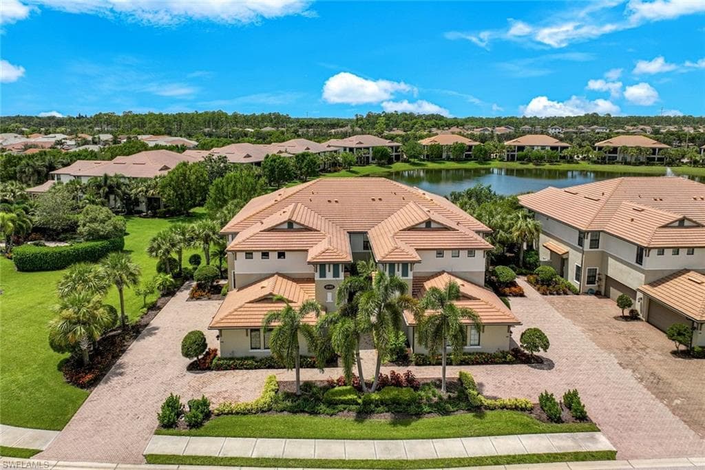 2185 Frangipani Cir 202, Naples, FL 34120-30