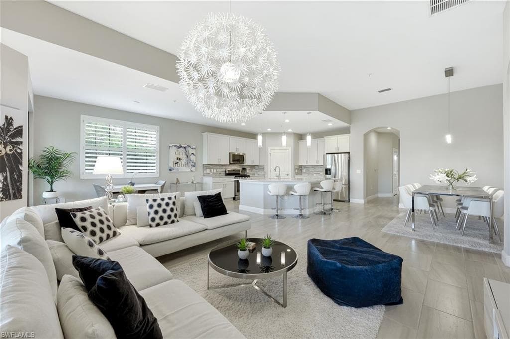 2185 Frangipani Cir 202, Naples, FL 34120-3