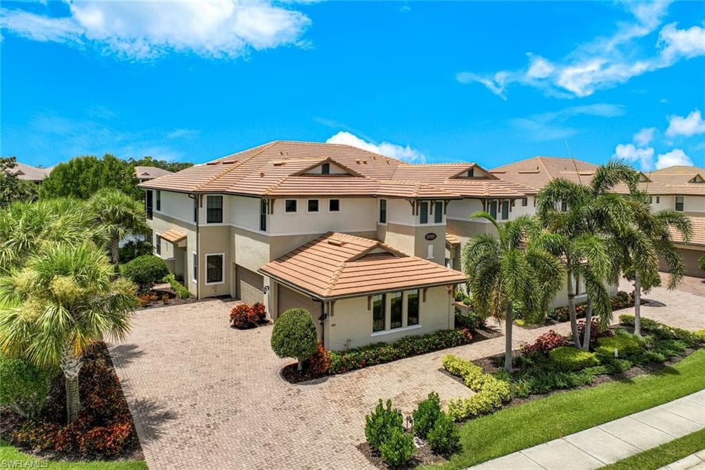 2185 Frangipani Cir 202, Naples, FL 34120-46
