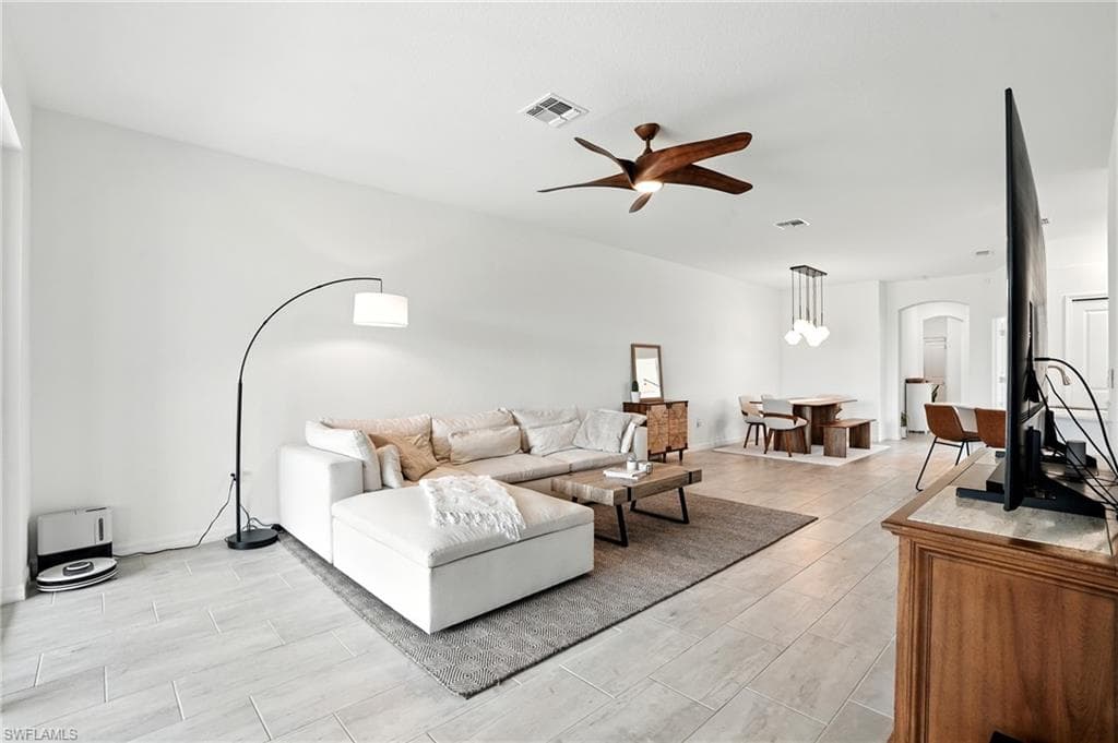 1676 Alameda Dr, Naples, FL 34120-10