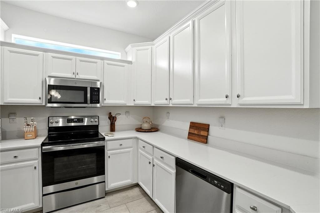 1676 Alameda Dr, Naples, FL 34120-17
