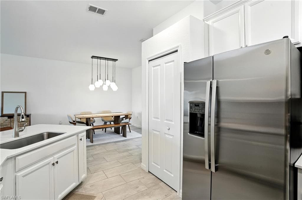 1676 Alameda Dr, Naples, FL 34120-18