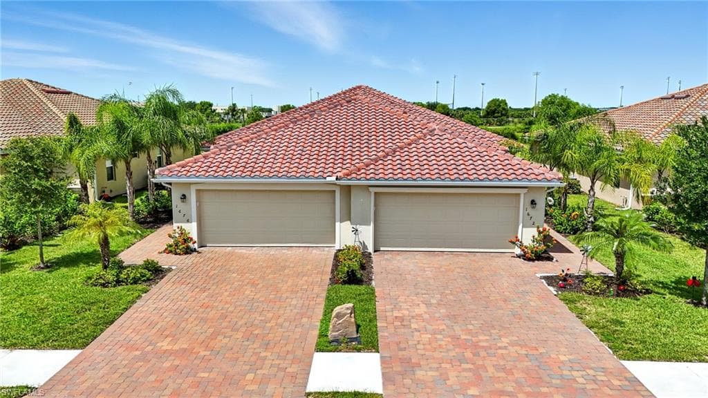 1676 Alameda Dr, Naples, FL 34120-4