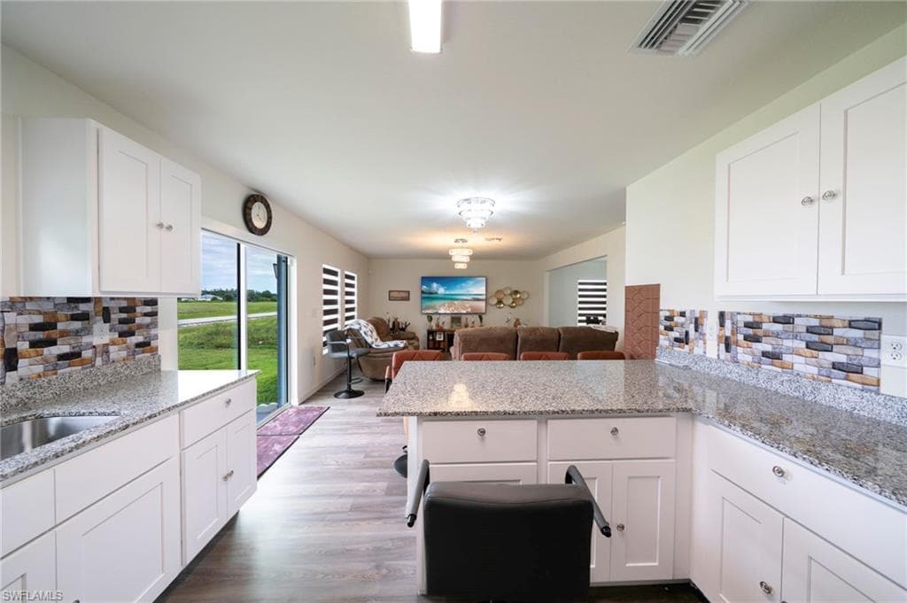 8005 Melody Cir, Labelle, FL 33935-11