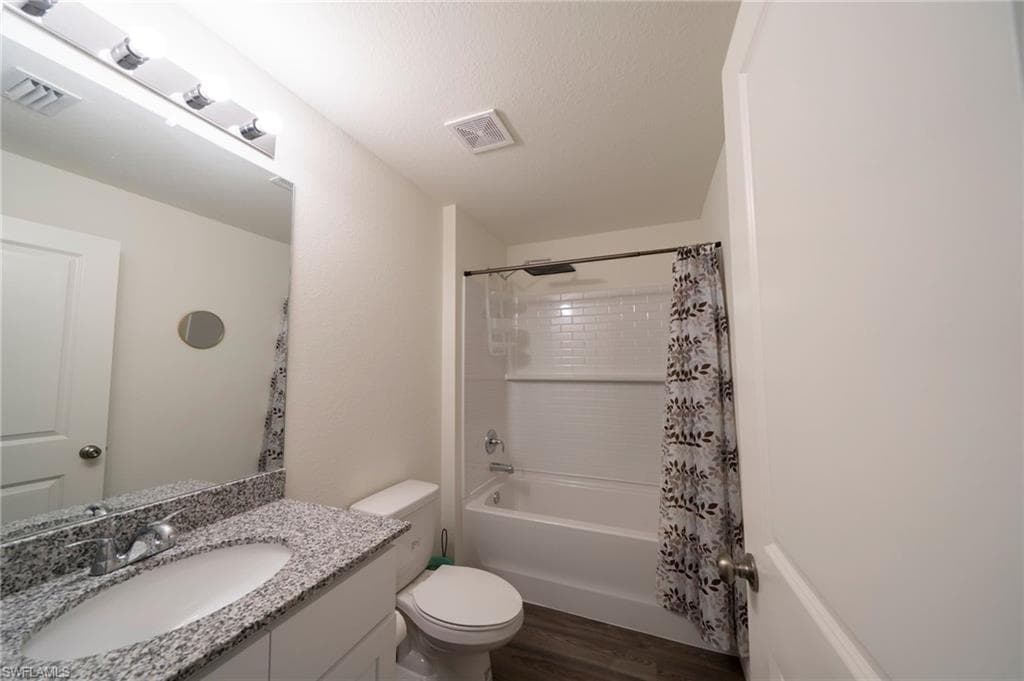 8005 Melody Cir, Labelle, FL 33935-23