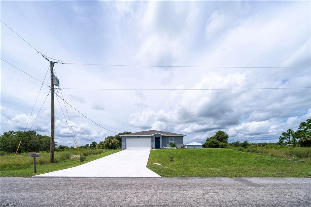 8005 Melody Cir, Labelle, FL 33935-32