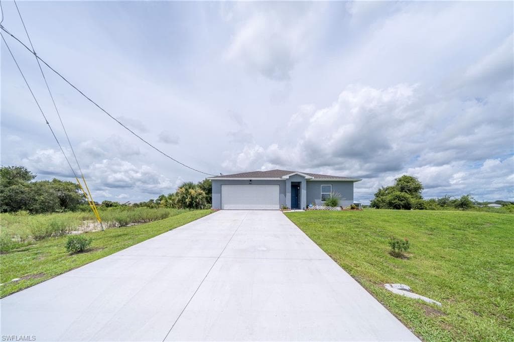 8005 Melody Cir, Labelle, FL 33935-33