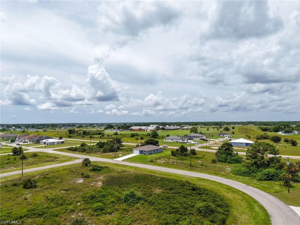 8005 Melody Cir, Labelle, FL 33935-35