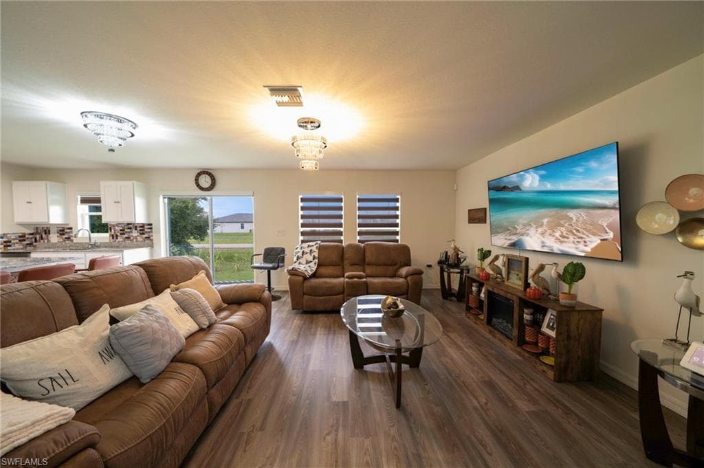 8005 Melody Cir, Labelle, FL 33935-7