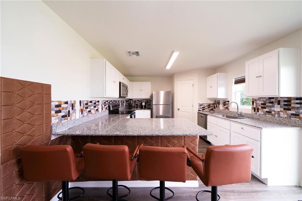 8005 Melody Cir, Labelle, FL 33935-8