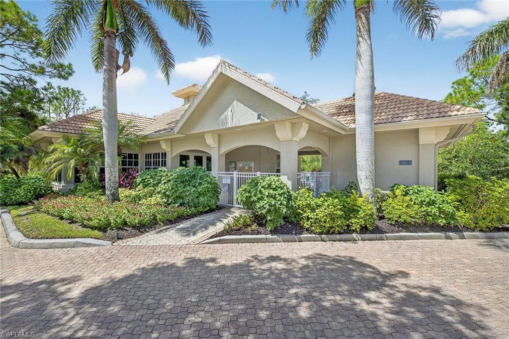 14595 Glen Eden Dr, Naples, FL 34110-27