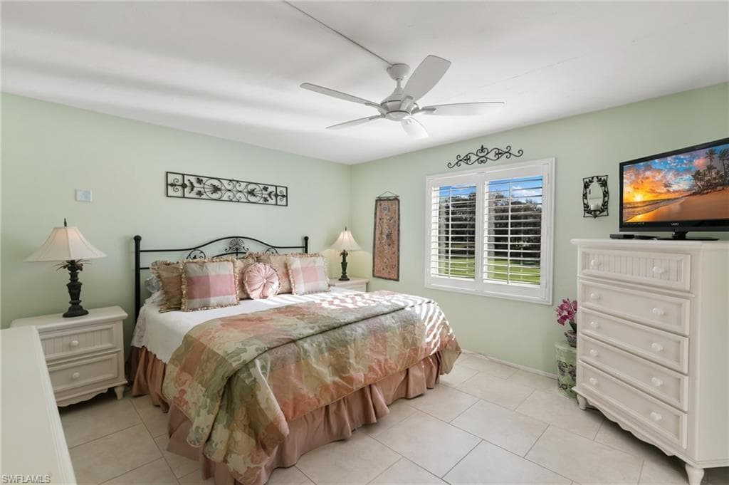 1051 Foxfire Ln 206, Naples, FL 34104-10