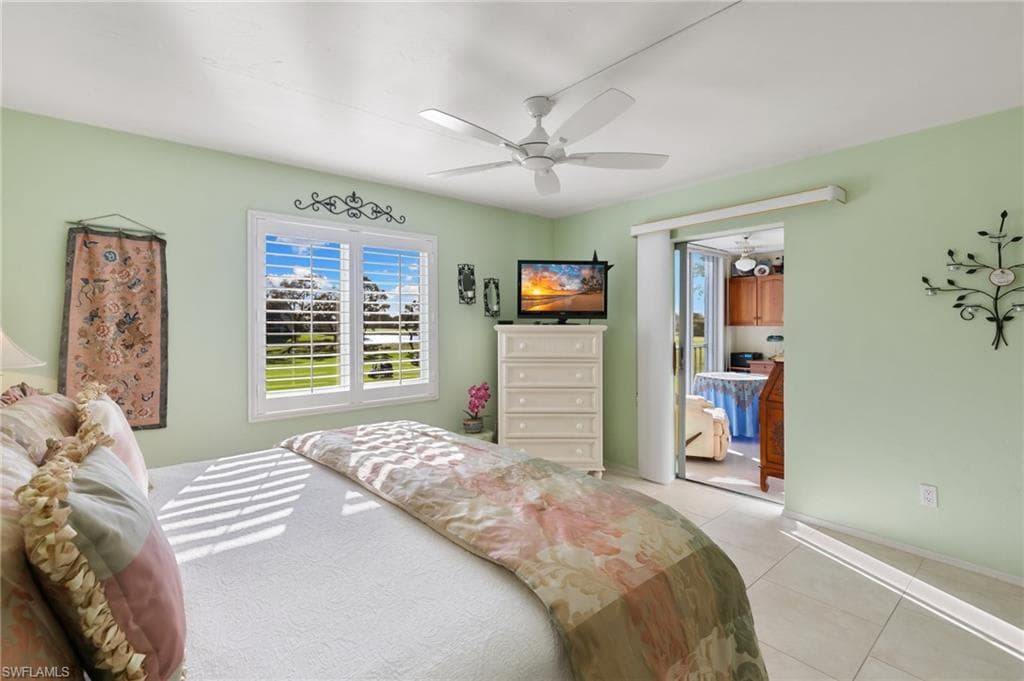 1051 Foxfire Ln 206, Naples, FL 34104-11