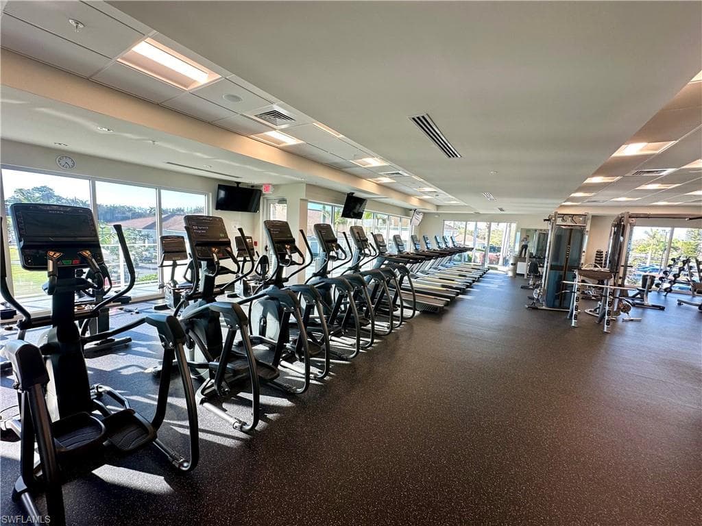 1051 Foxfire Ln 206, Naples, FL 34104-27