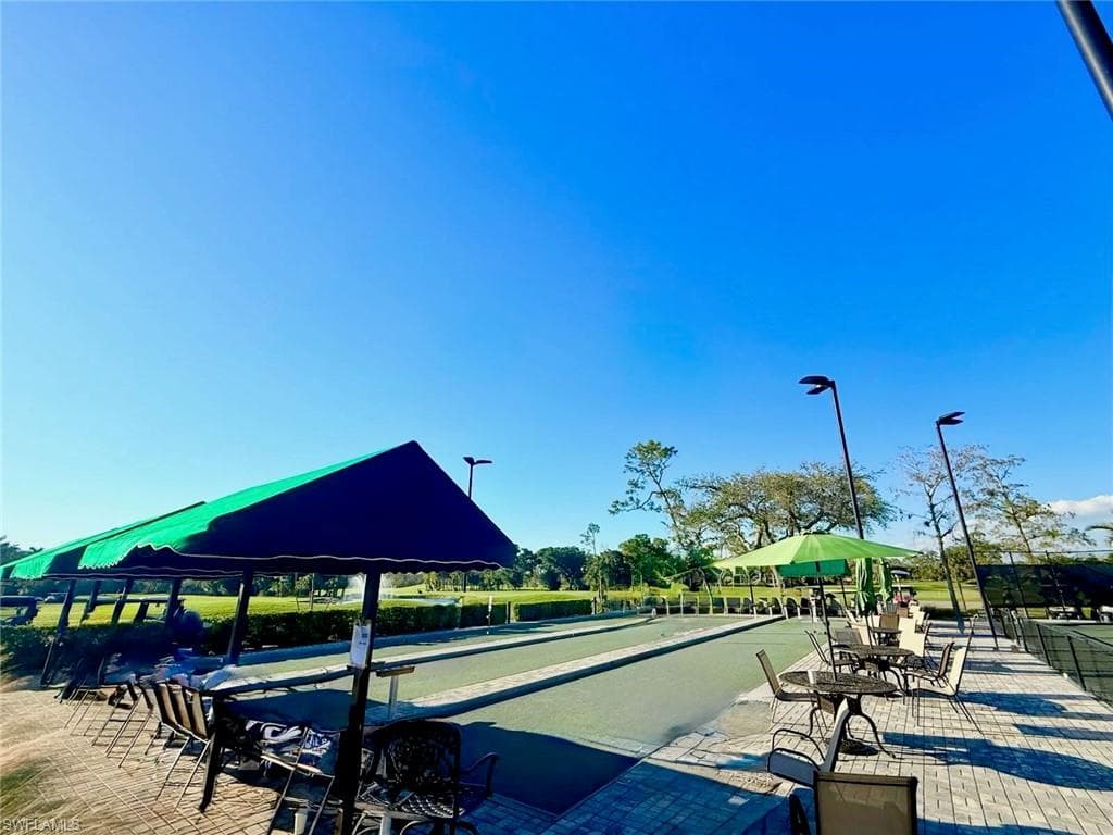 1051 Foxfire Ln 206, Naples, FL 34104-29