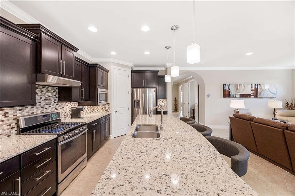 7049 Live Oak Dr, Naples, FL 34114-14