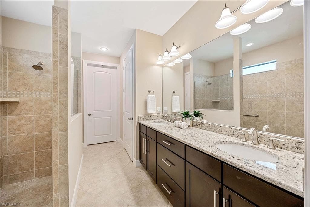 7049 Live Oak Dr, Naples, FL 34114-19