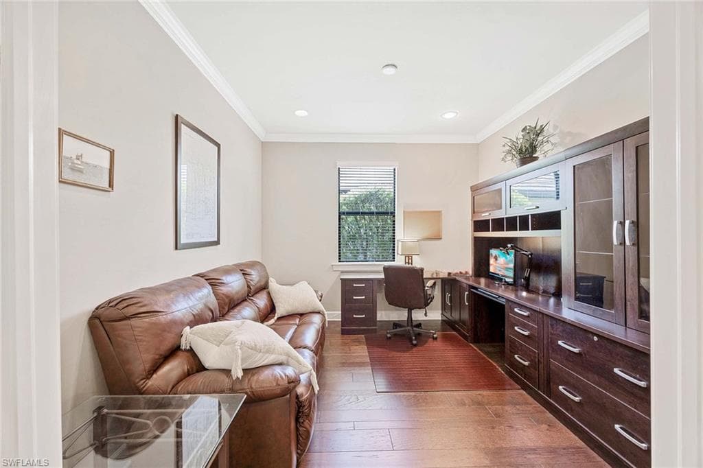 7049 Live Oak Dr, Naples, FL 34114-20
