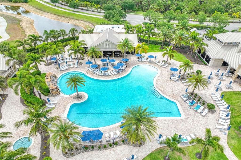 7049 Live Oak Dr, Naples, FL 34114-32