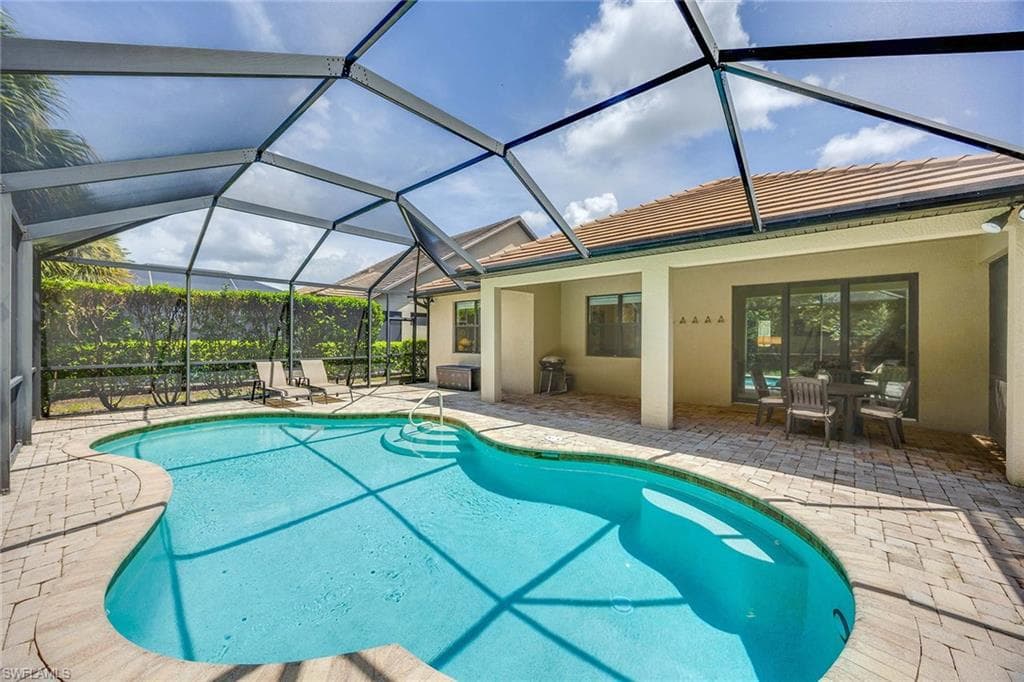 7049 Live Oak Dr, Naples, FL 34114-3