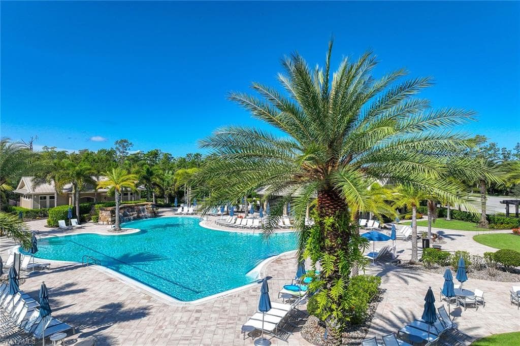 7049 Live Oak Dr, Naples, FL 34114-39