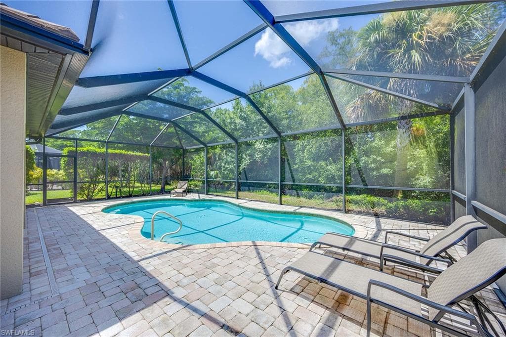 7049 Live Oak Dr, Naples, FL 34114-4