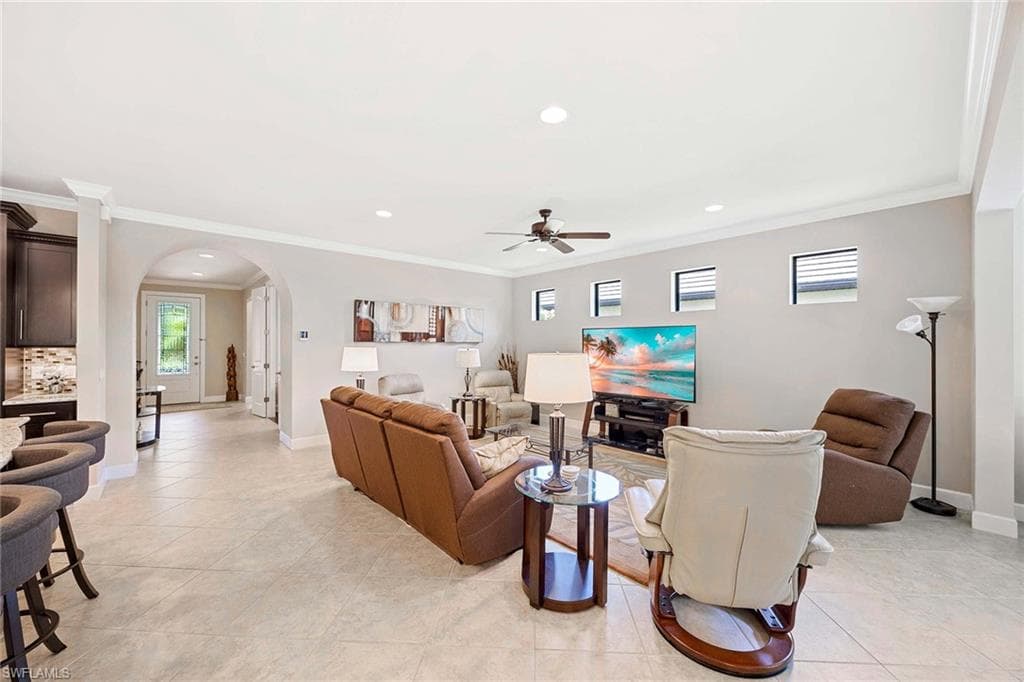 7049 Live Oak Dr, Naples, FL 34114-6