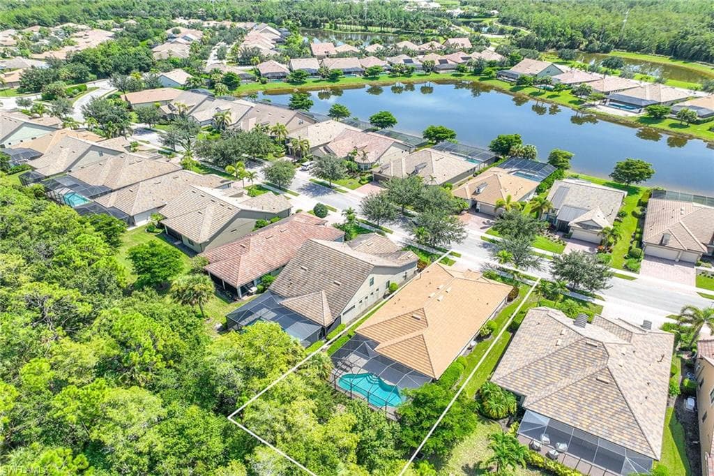 7049 Live Oak Dr, Naples, FL 34114-8
