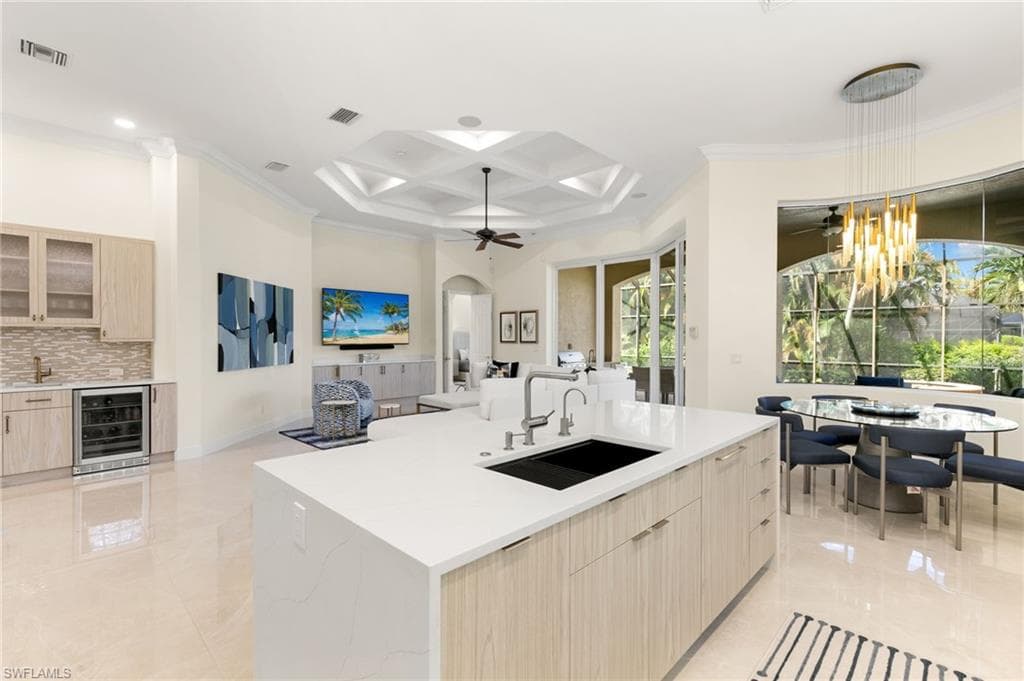 5962 Hammock Isles Cir, Naples, FL 34119-15