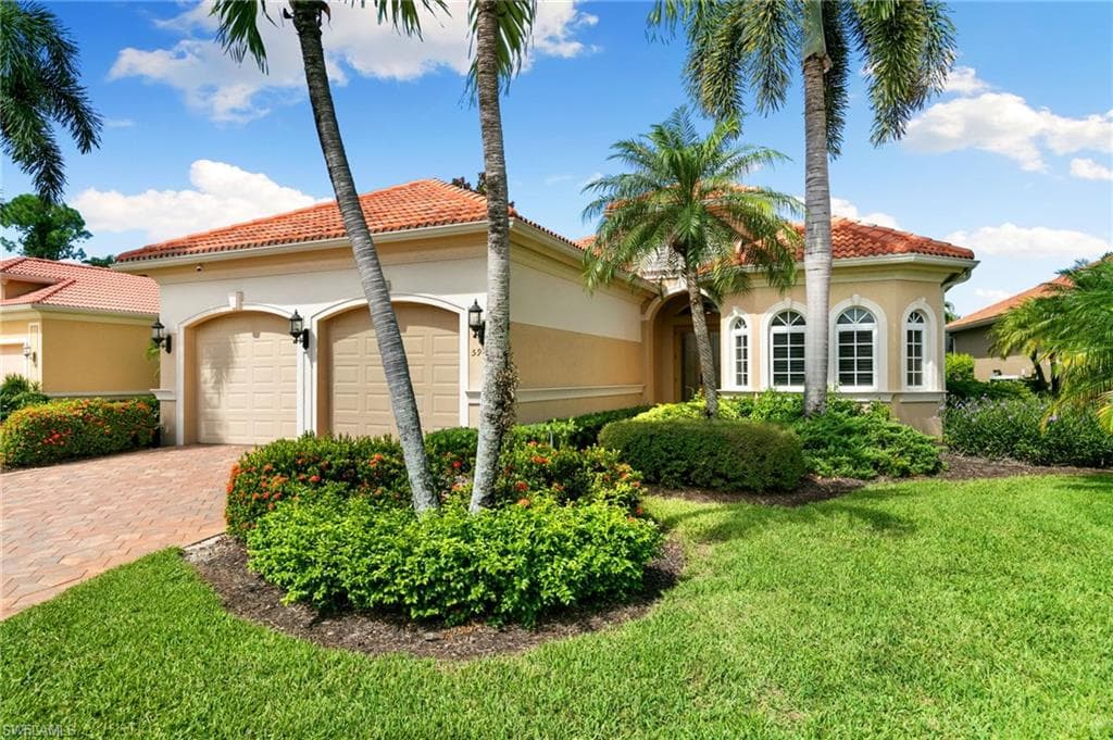 5962 Hammock Isles Cir, Naples, FL 34119-1