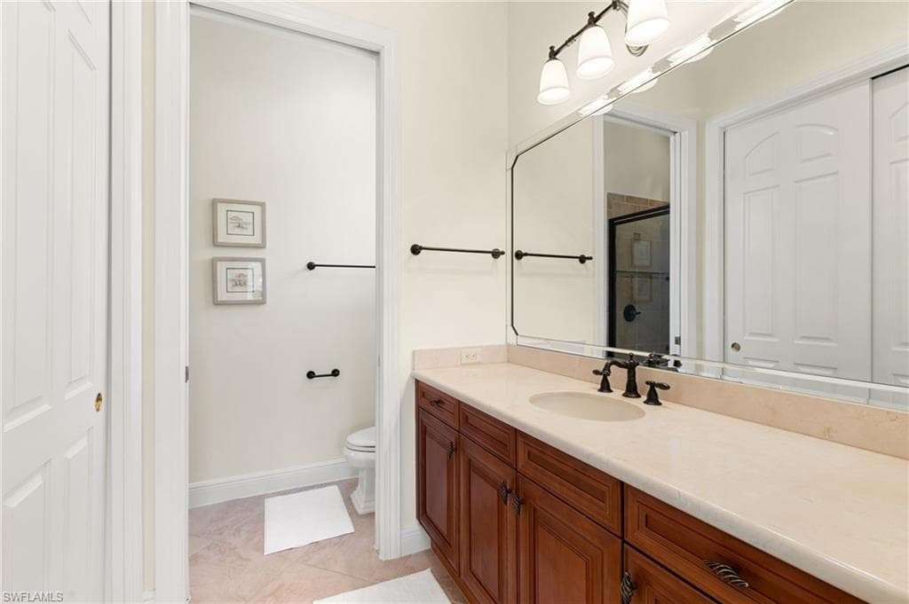 5962 Hammock Isles Cir, Naples, FL 34119-22