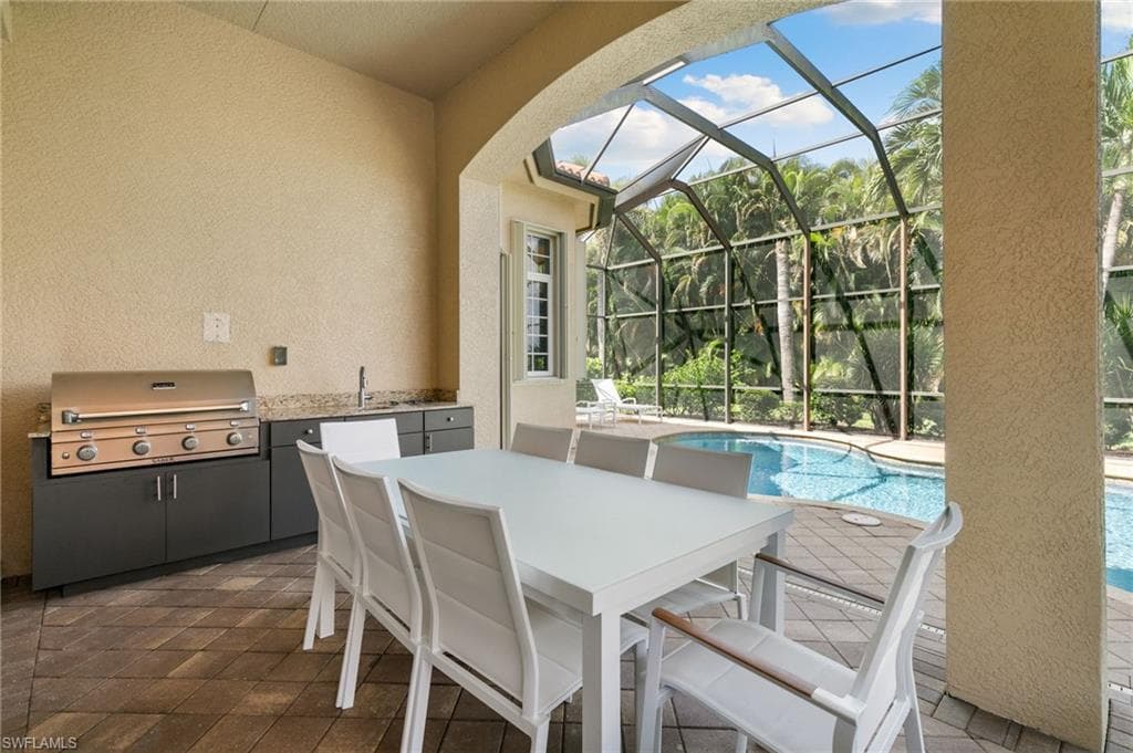 5962 Hammock Isles Cir, Naples, FL 34119-30