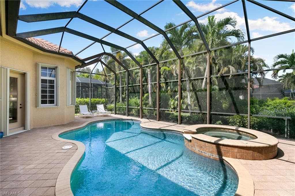 5962 Hammock Isles Cir, Naples, FL 34119-31