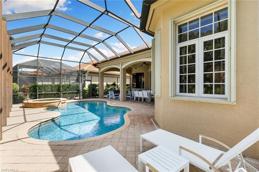 5962 Hammock Isles Cir, Naples, FL 34119-32