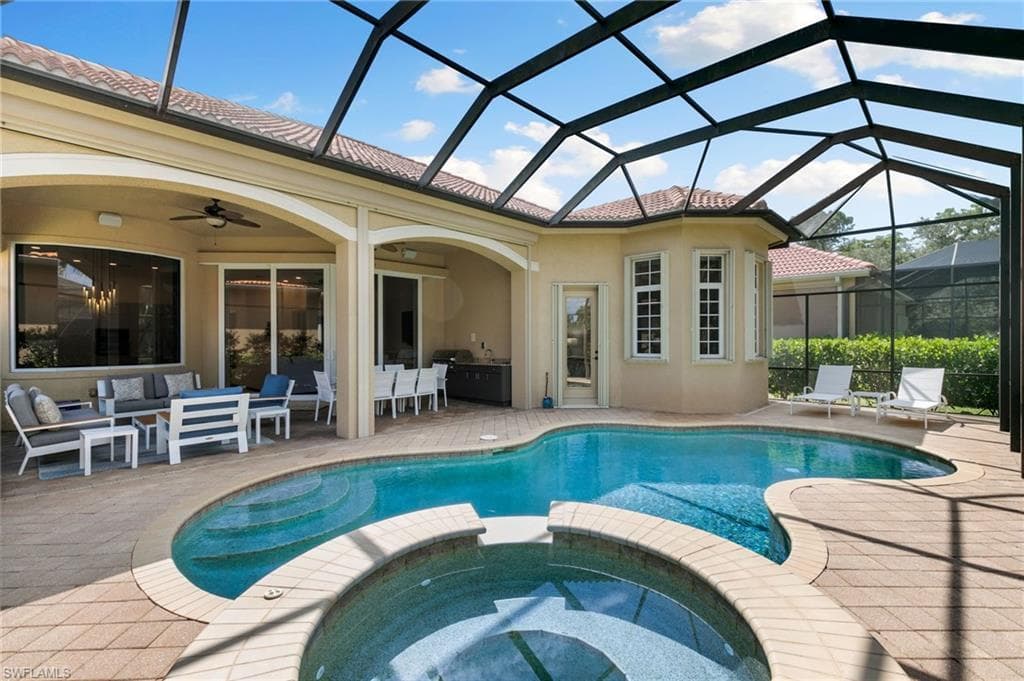 5962 Hammock Isles Cir, Naples, FL 34119-33