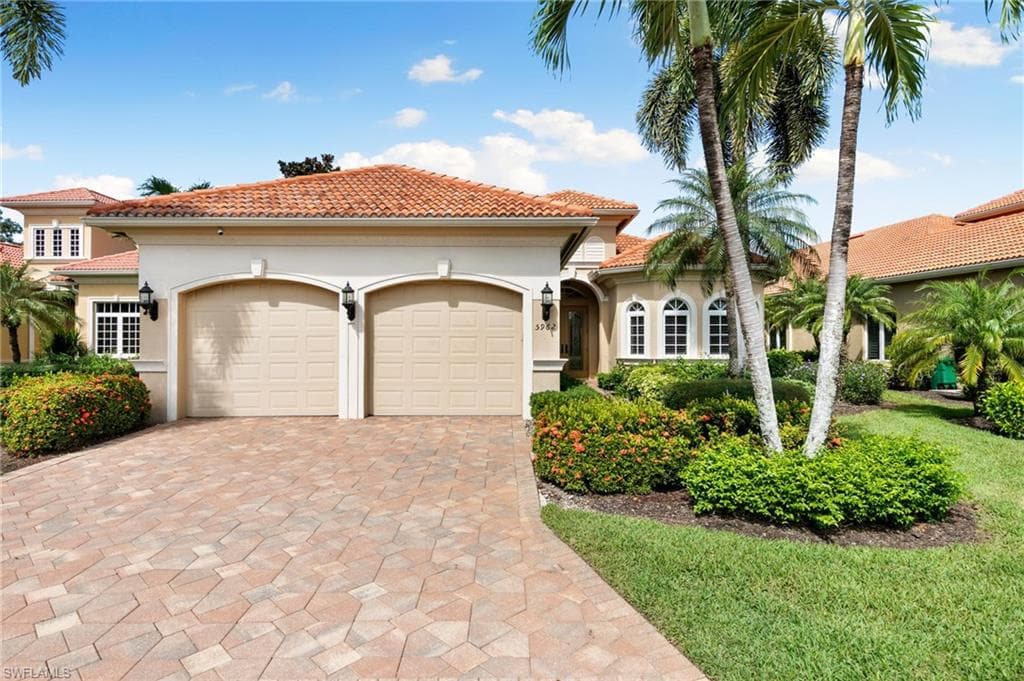 5962 Hammock Isles Cir, Naples, FL 34119-38