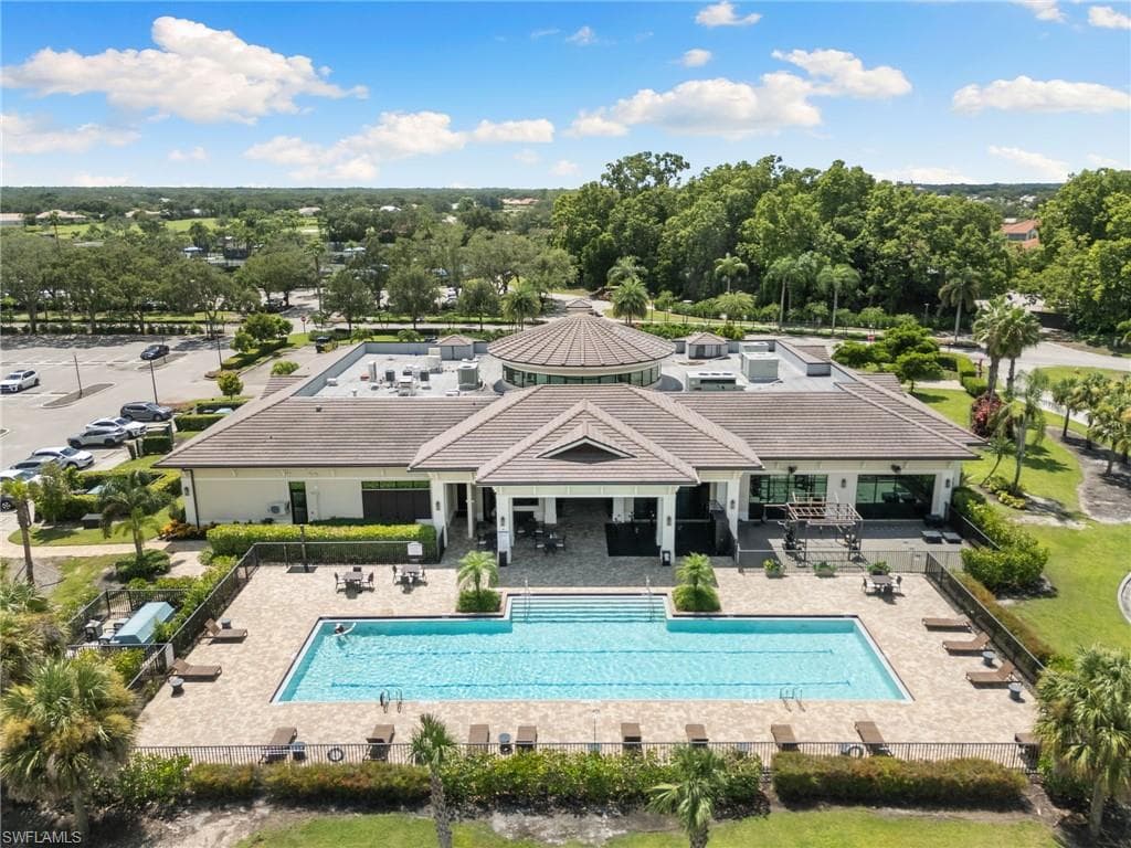 5962 Hammock Isles Cir, Naples, FL 34119-41