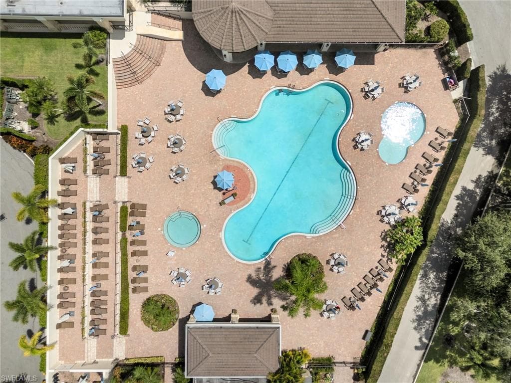 5962 Hammock Isles Cir, Naples, FL 34119-44