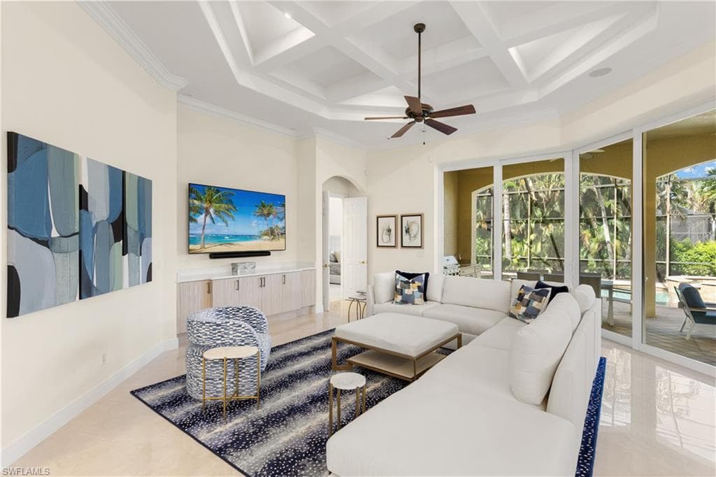 5962 Hammock Isles Cir, Naples, FL 34119-7