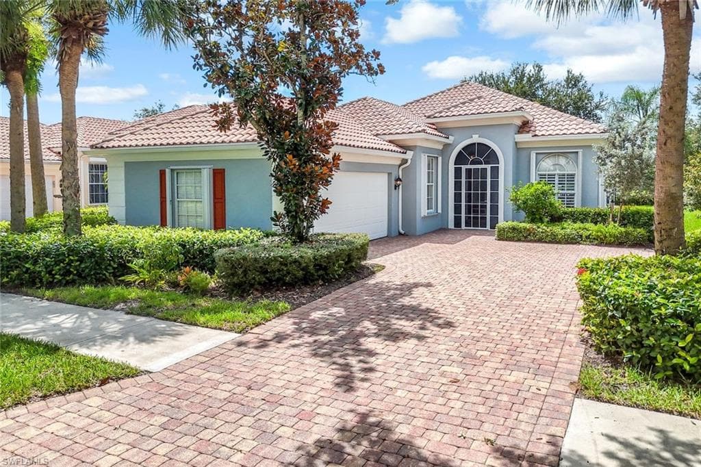 3794 Whidbey Way, Naples, FL 34119-4