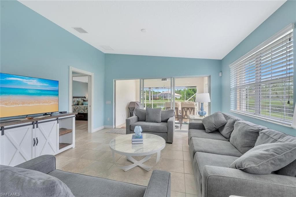 8165 Xenia Ln, Naples, FL 34114-16