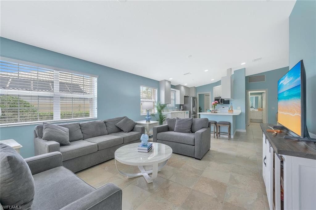 8165 Xenia Ln, Naples, FL 34114-17